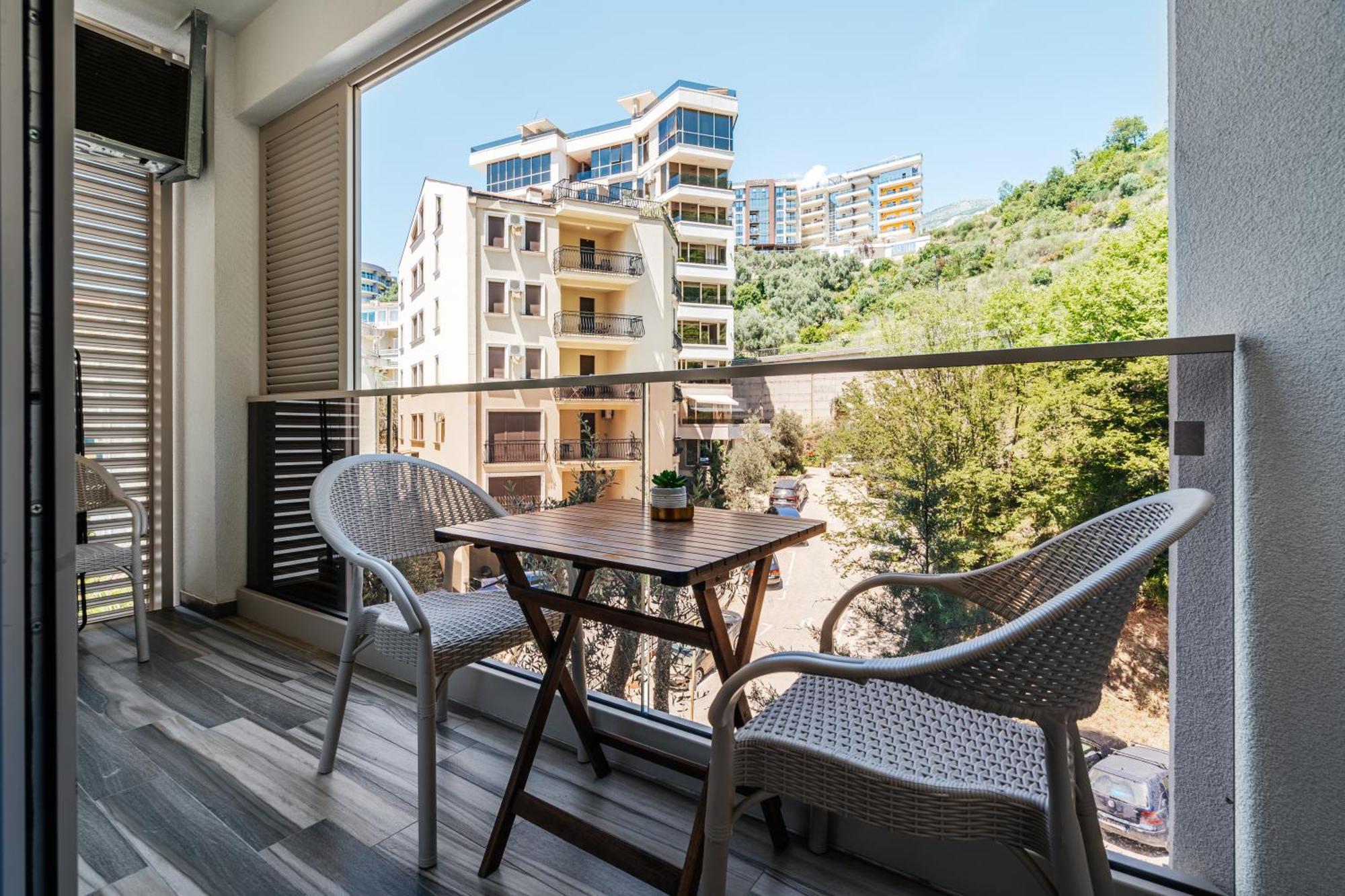 Aura Tower Aparments By In Property Rafajlovići Exterior foto