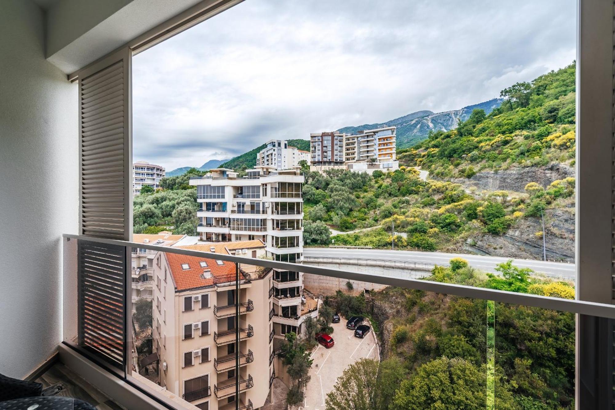 Aura Tower Aparments By In Property Rafajlovići Exterior foto